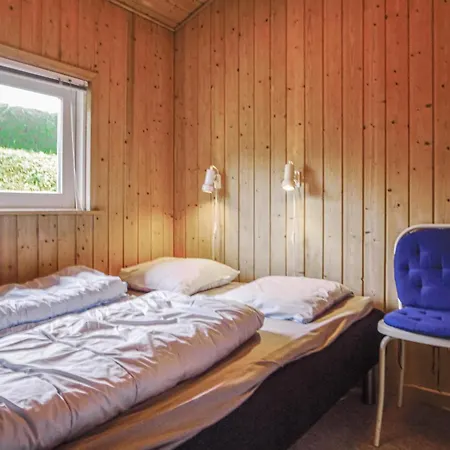 Three-bedroom In Feriehus Hejls