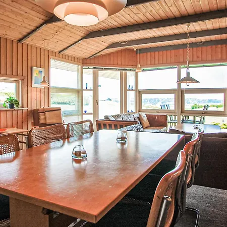 Three-bedroom In Feriehus Hejls