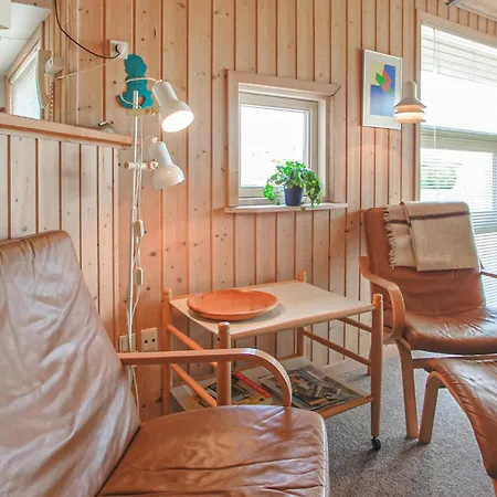 Three-bedroom In Holiday home