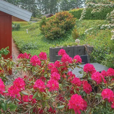 Three-bedroom In Feriehus *